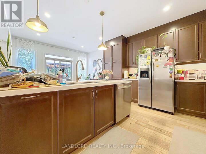 Property Photo: 31 Ida Jane Grove ON L4A 0S3