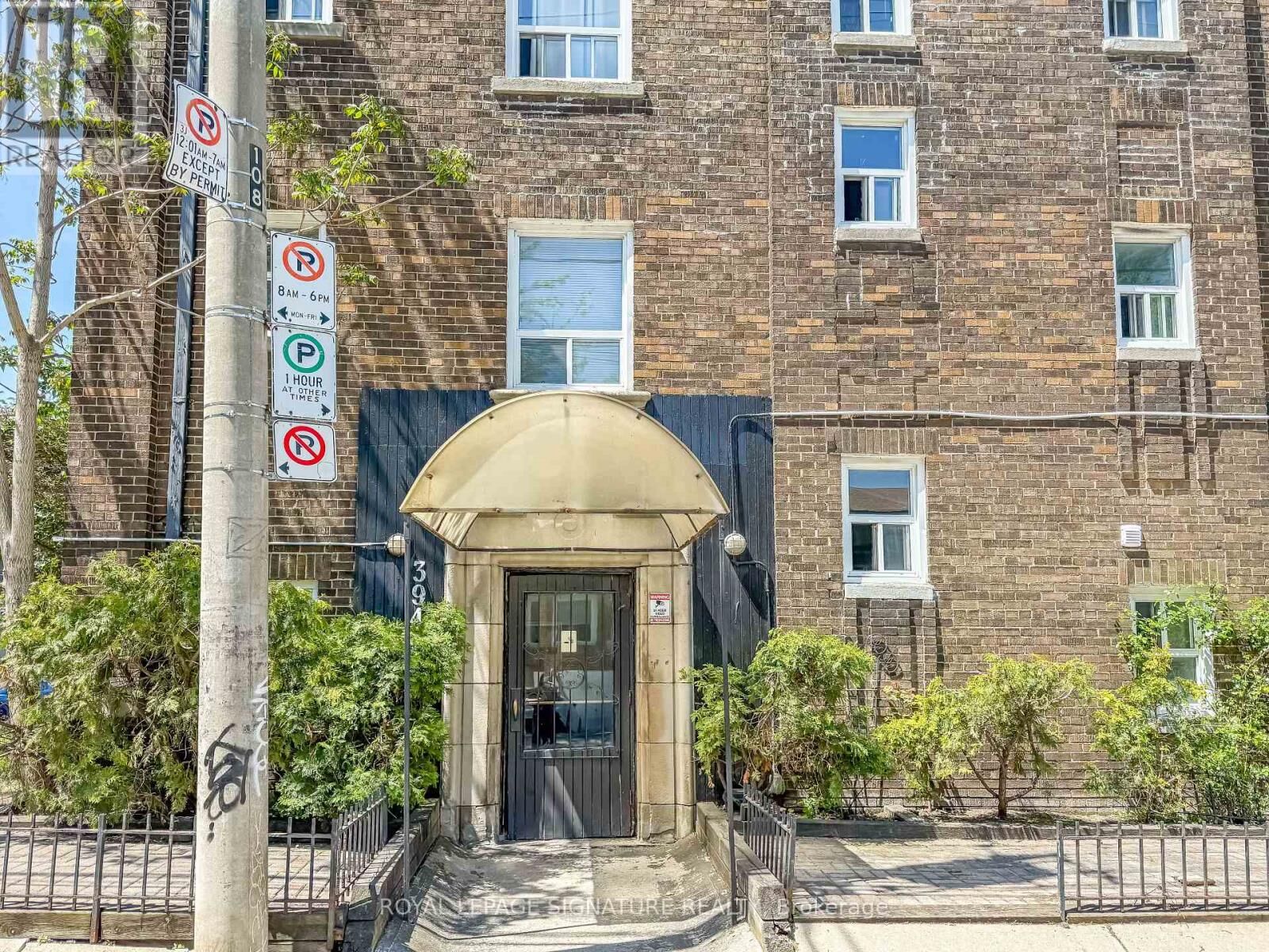 Property Photo: 394 Dovercourt Road 34 ON M6J 3E7