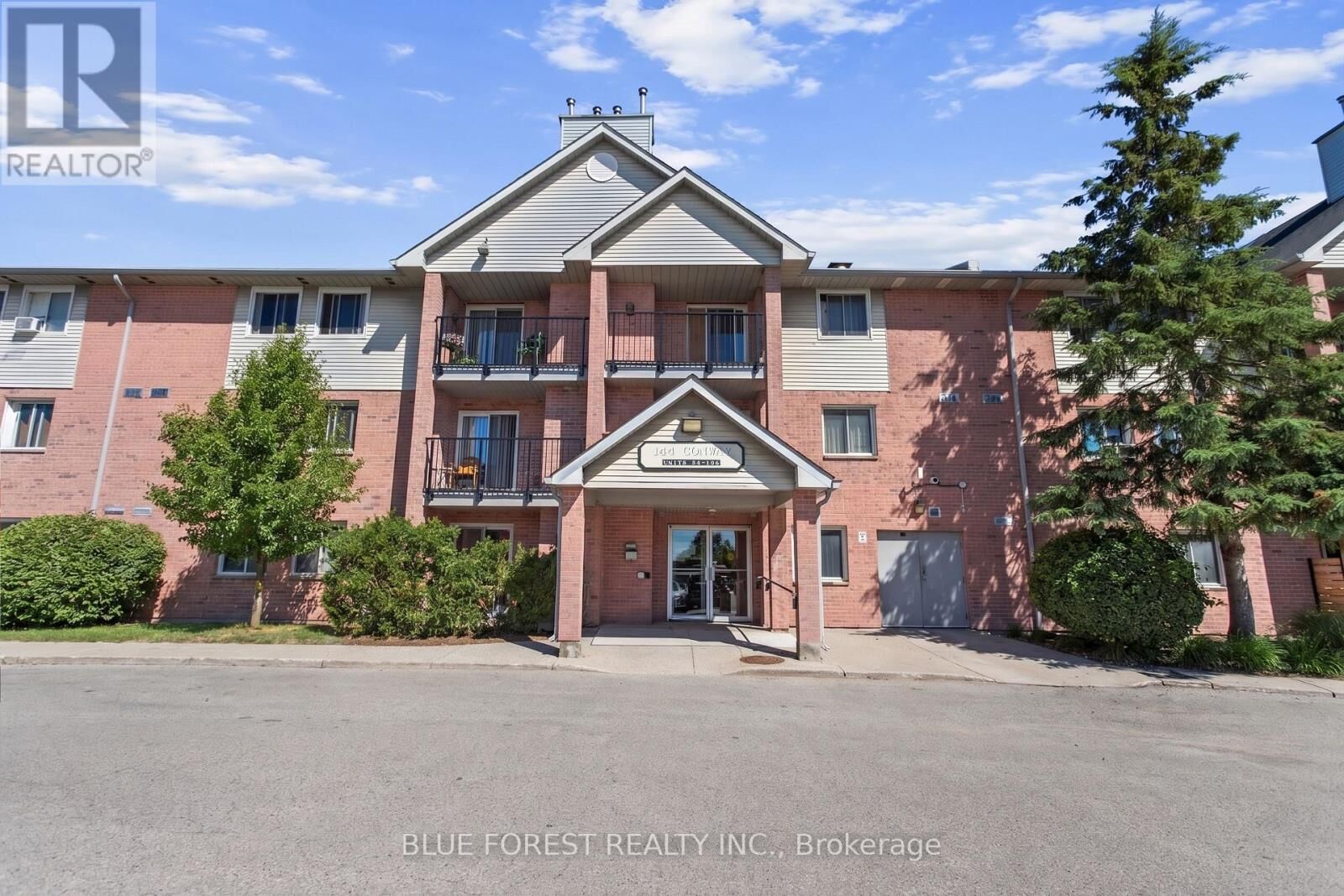 Property Photo: 144 Conway Drive 55 ON N6E 3N3