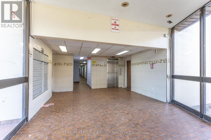 Property Photo:  10 Eddystone Avenue North 106  ON M3N 2T2 