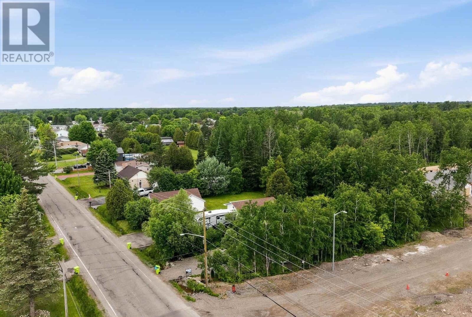 Property Photo:  3870 Queen St E  ON P6A 5K9 