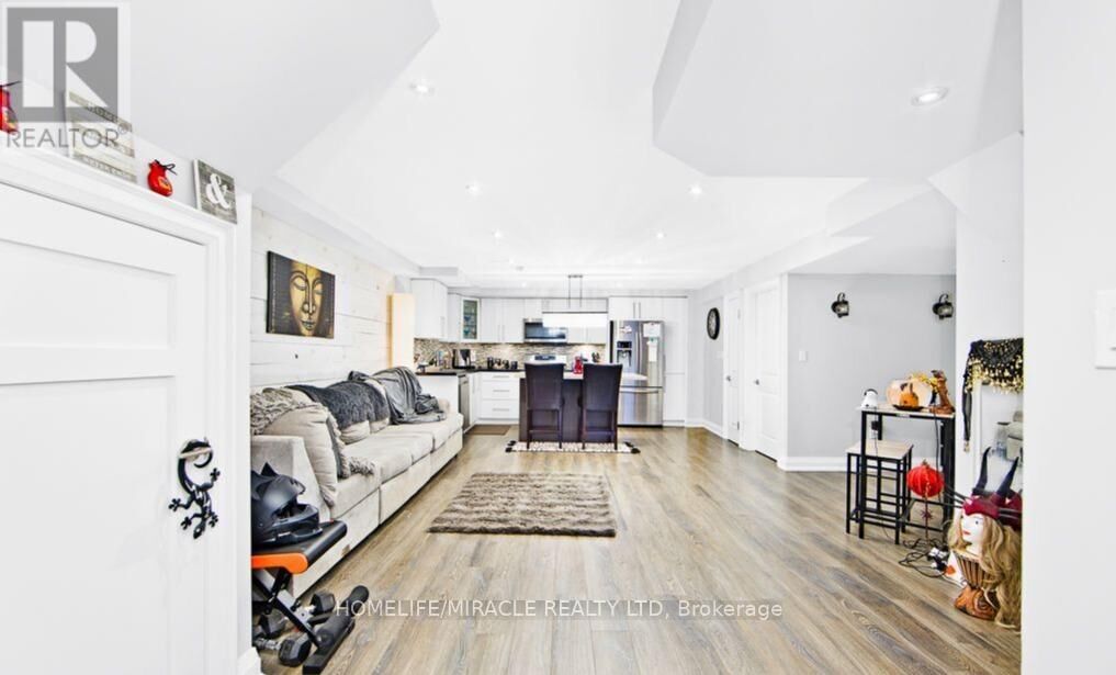 Property Photo: 75 Jewelwing Court Lower ON L3Z 0N7
