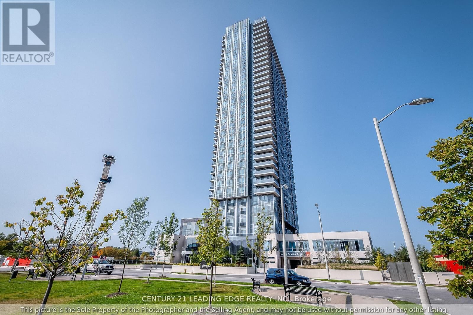 Property Photo: 255 Village Green Square 3309 ON M1S 0L7