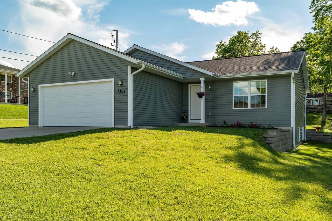 Property Photo:  1304 N 2nd Avenue  WI 54401 
