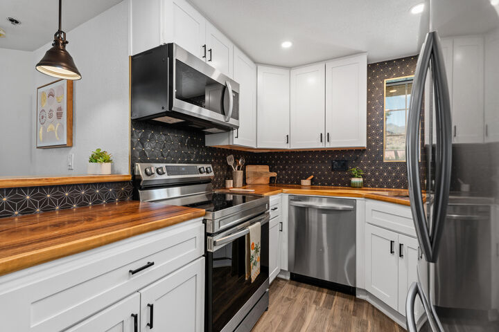Property Photo:  2700 Lawrence Crossley Road 105  CA 92264 