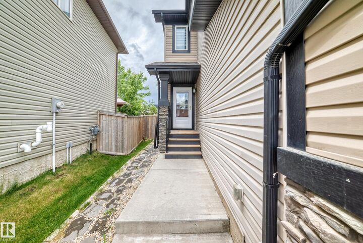 Property Photo: 4477 Annett Common SW AB T6W 2V7