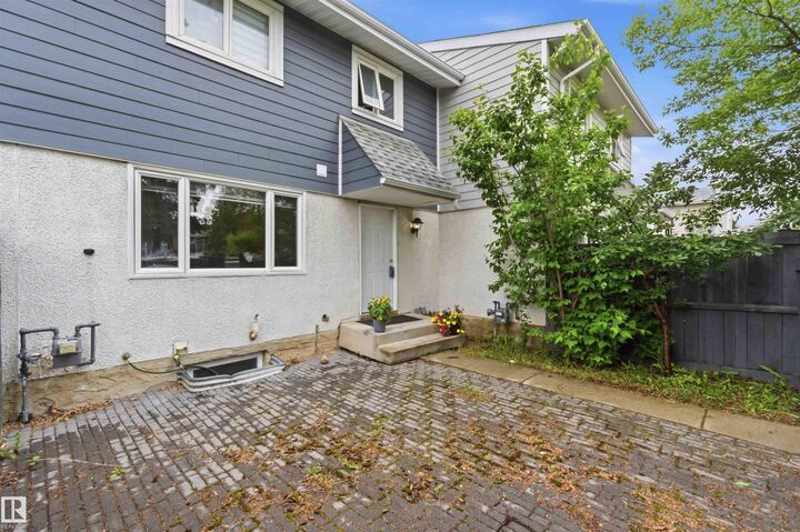 219 Callingwood Tw NW NW — photo 1