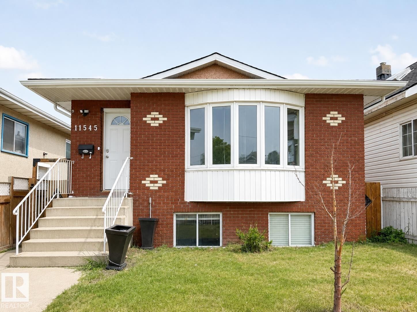 Property Photo:  11545 95 Street NW  AB T5G 1L5 