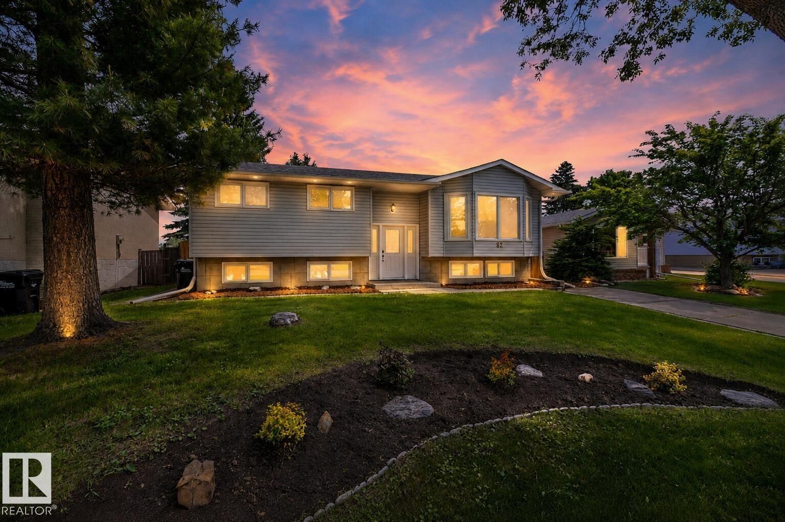 Property Photo: 82 Rosewood Drive AB T8A 0L9