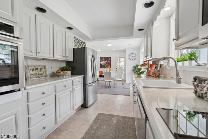 Property Photo:  31 Bradwahl Dr  NJ 07960 