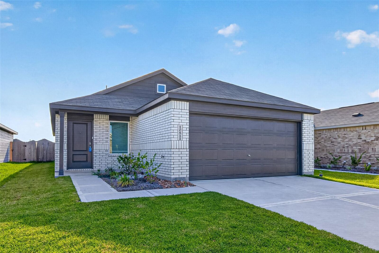 Property Photo: 10811 Bird Of Paradise Lane TX 77016