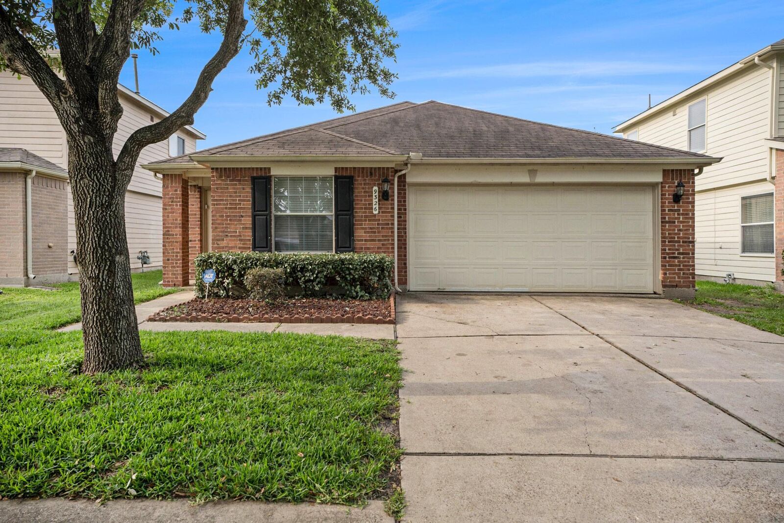 Property Photo: 9326 Garfield Park Lane TX 77075