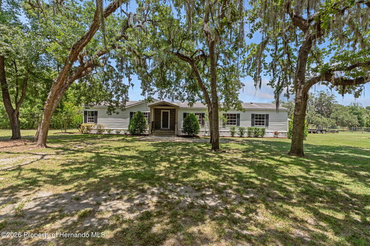 Property Photo: 26255 Lambeth Road FL 34601