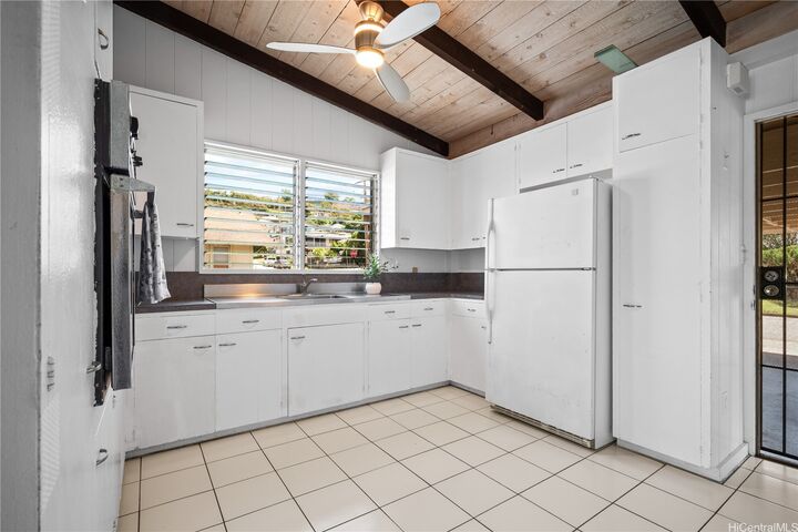 Property Photo:  1992 Naio Street  HI 96817 