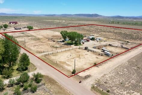 Property Photo: 5726 N 1700 W UT 84721