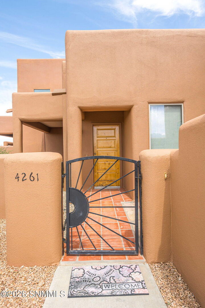 Property Photo:  4261 Nambe Court  NM 88011 