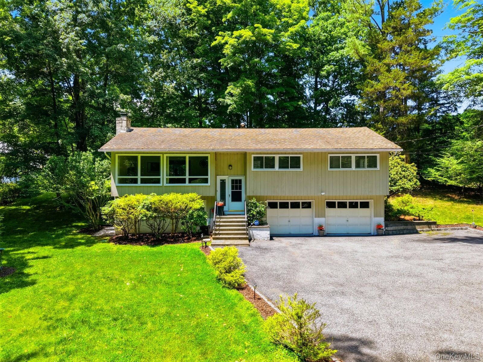 Property Photo:  370 Furnace Dock Road  NY 10567 