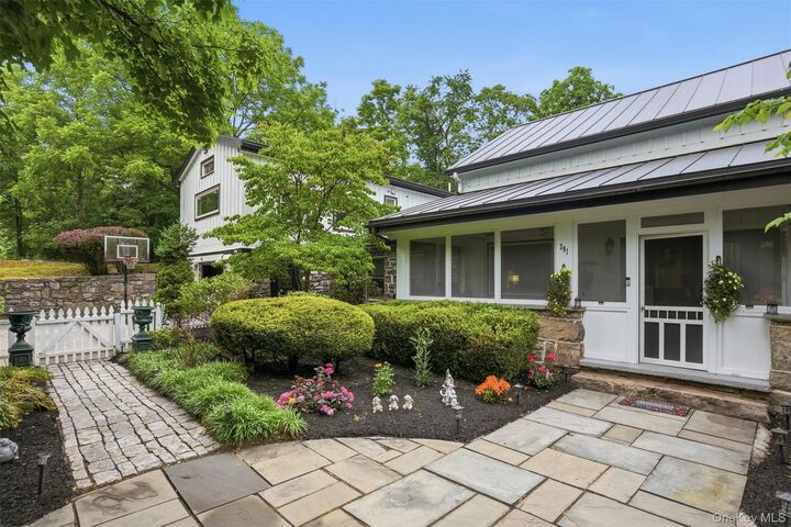 Property Photo:  291 Comfort Trail  NY 12549 