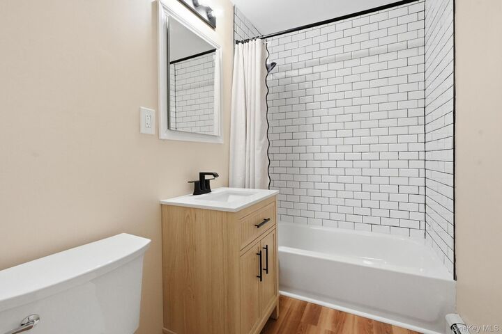 Property Photo: 4060 Jerusalem Avenue 1D NY 11783
