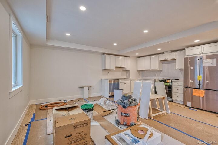 Property Photo:  306 Clinton Avenue 2  NY 10522 