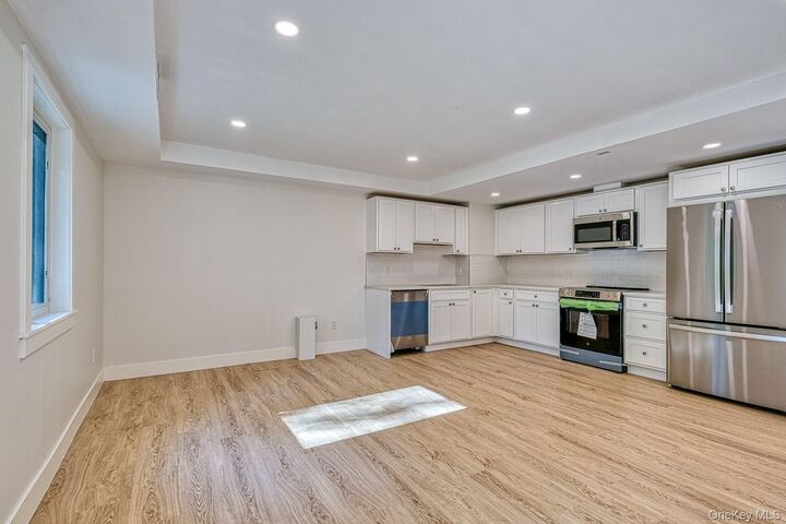 Property Photo:  306 Clinton Avenue 2  NY 10522 