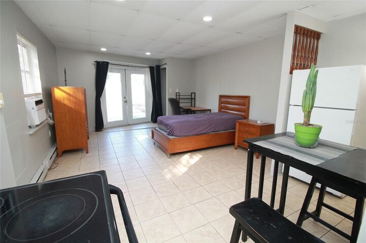 Property Photo: 1079 W Magnolia Street FL 34711