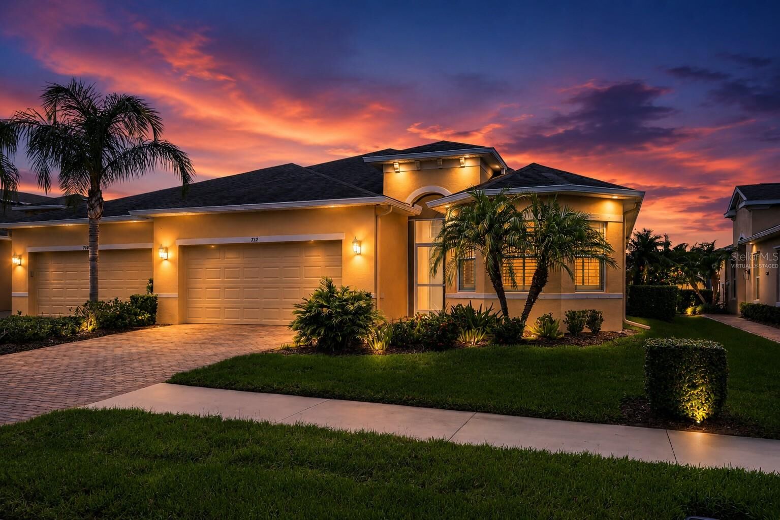Property Photo: 712 Chipper Drive FL 33573