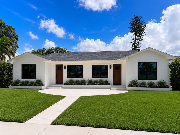 Property Photo: 3219 E De Bazan Avenue FL 33706