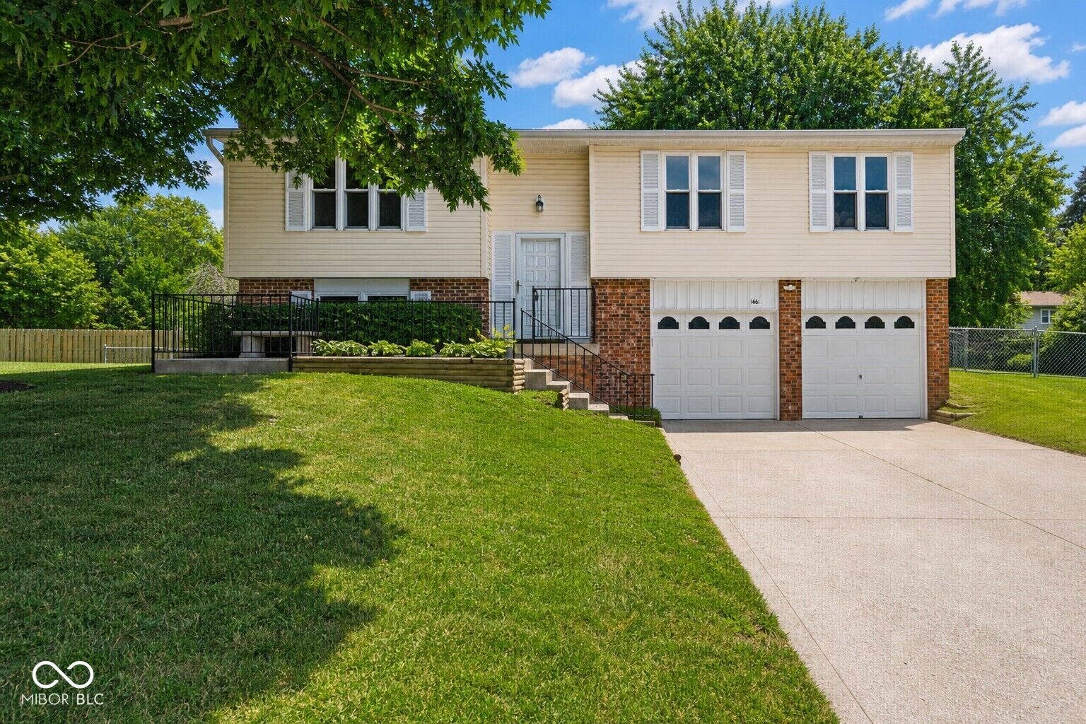 Property Photo:  1161 Rosengarten Drive  IN 46142 