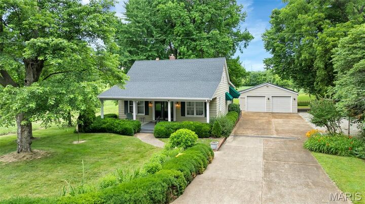 Property Photo: 2049 Mullins Creek Road IL 62239