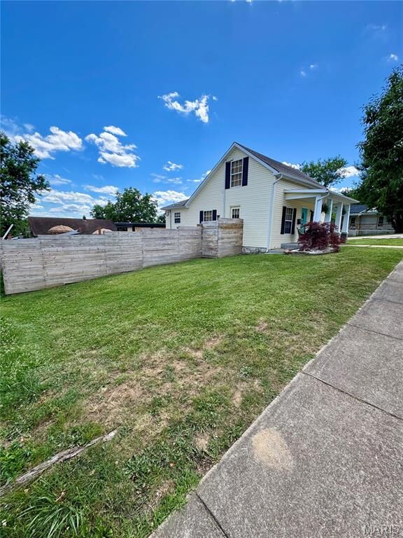 Property Photo: 319 W Miller Street MO 63020