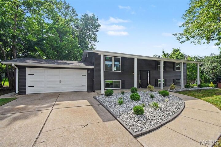 Property Photo: 4 Lussac Court MO 63367