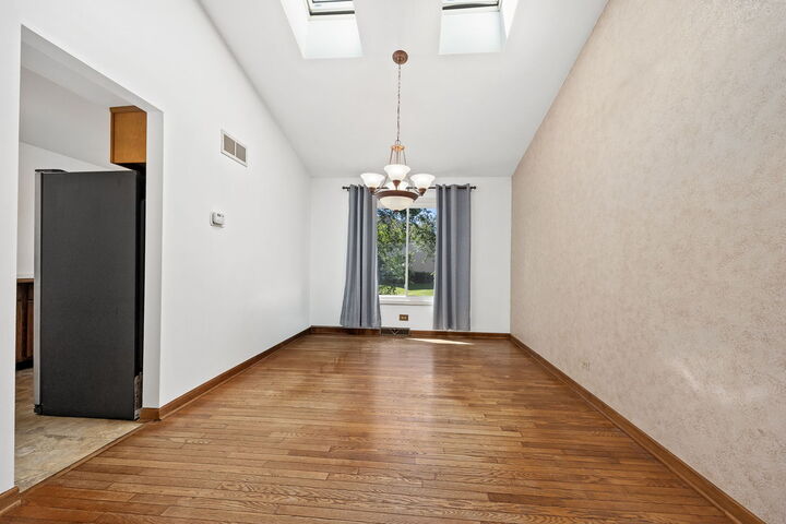 Property Photo:  2284 Briarhill Drive  IL 60565 