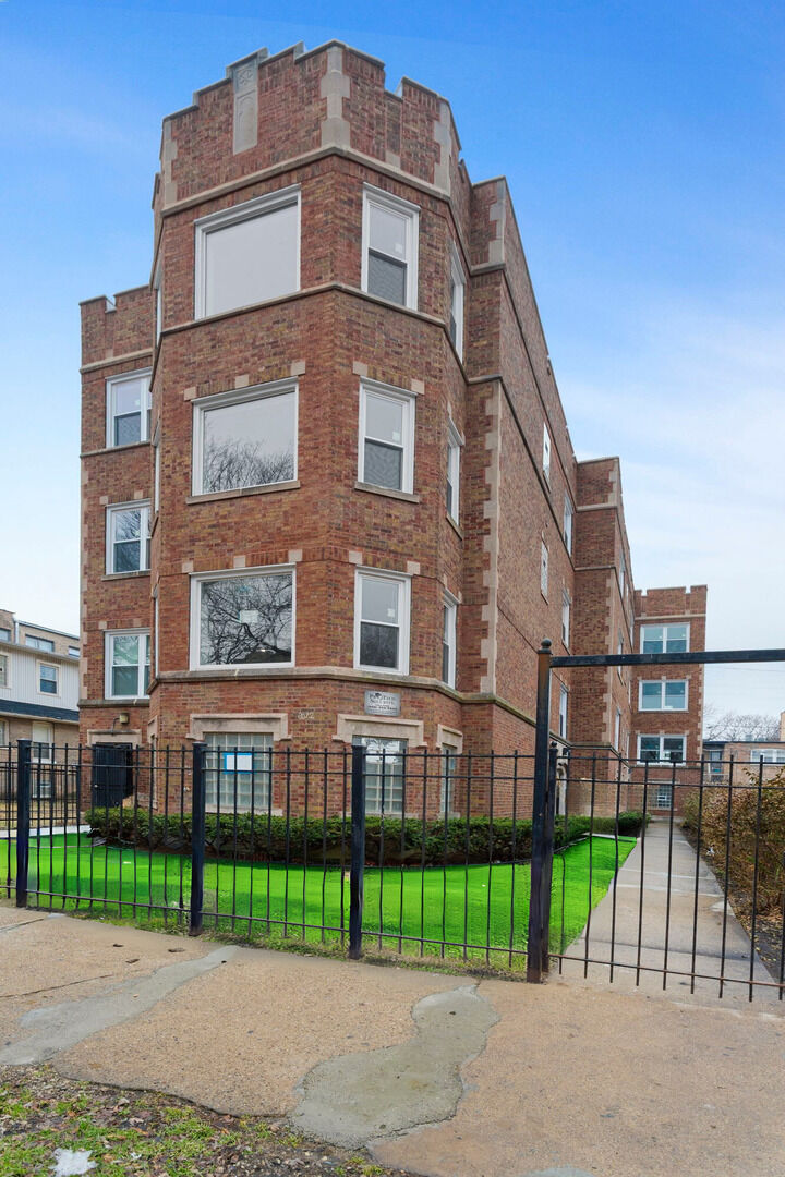Property Photo:  8022 S Ellis Avenue 3B  IL 60619 