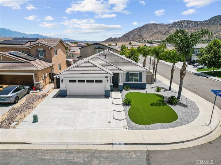 Property Photo: 14366 Arborglenn CA 92555