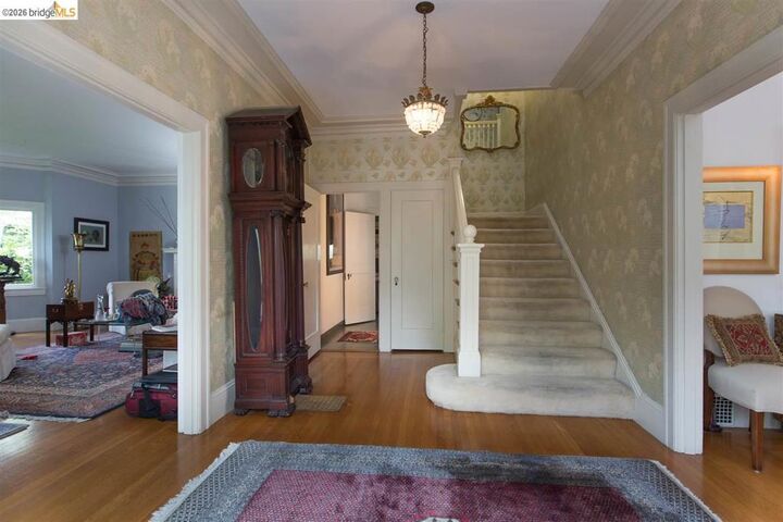 Property Photo:  16 Craig Ave  CA 94611 