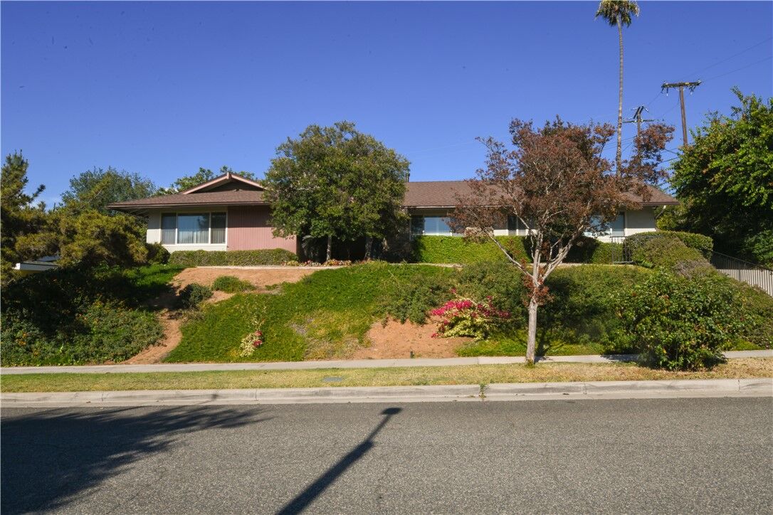 Property Photo: 5306 Bardwell CA 92506