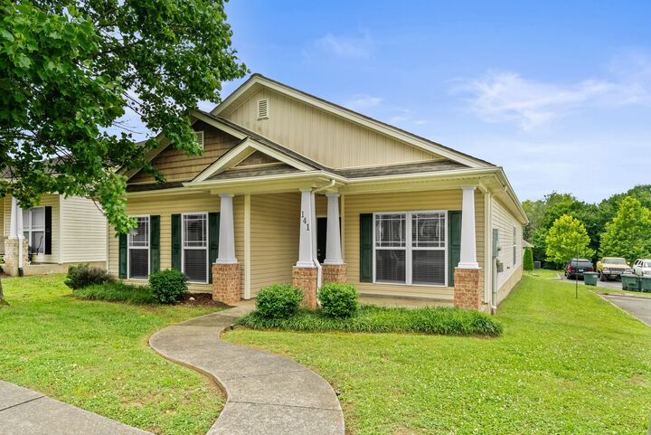 Property Photo: 141 Dimaggio Dr TN 37172