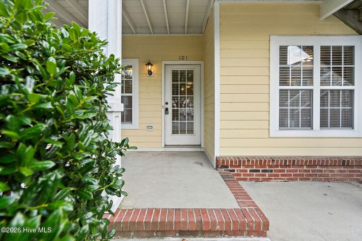 Property Photo:  2306 Wrightsville Avenue Apt 101  NC 28403 