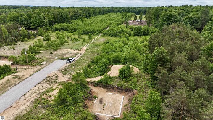 Property Photo:  2406 E 32 Road  MI 49601 
