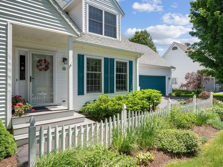 Property Photo:  4 Oak Creek Drive  VT 05403 