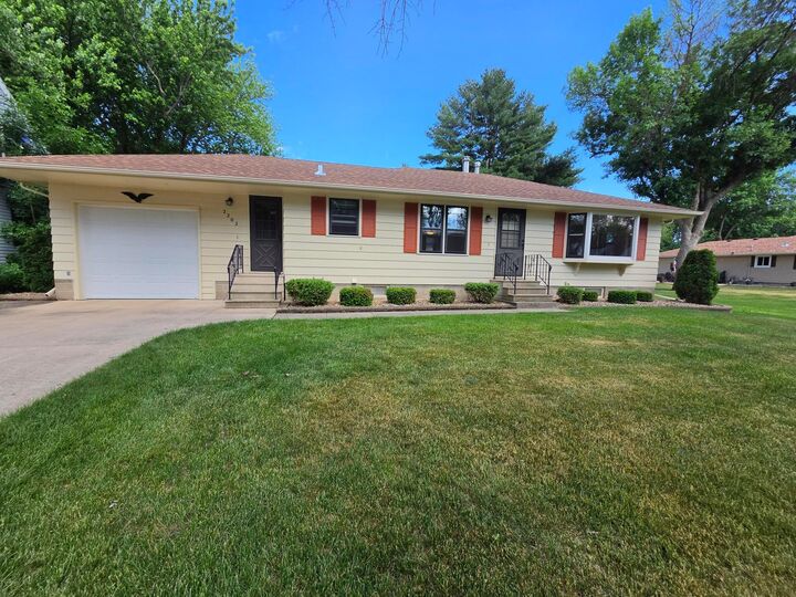 Property Photo:  2202 Windsor Road  MN 56007 