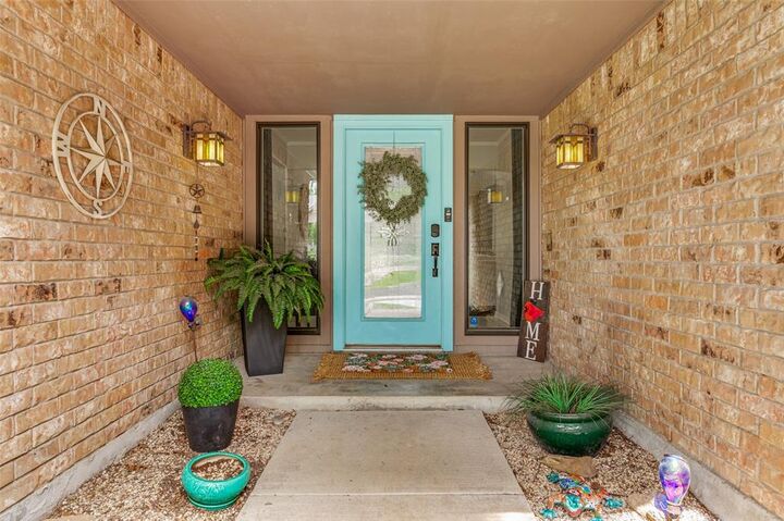 Property Photo: 826 Cherlynne Drive TX 75104