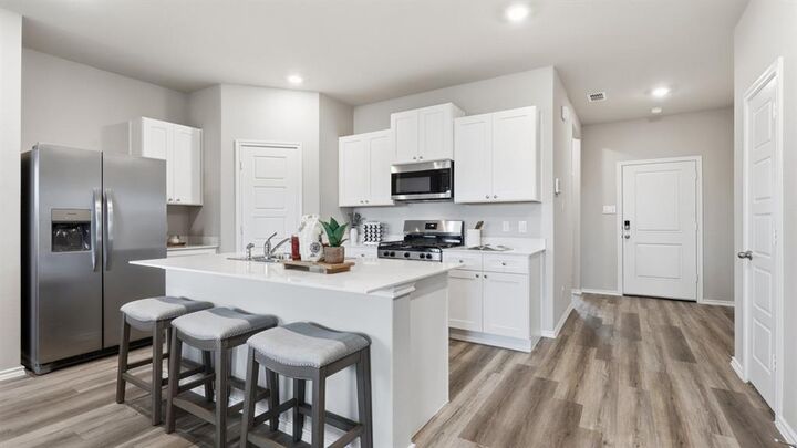 Property Photo: 1105 Belhaven Street TX 76048