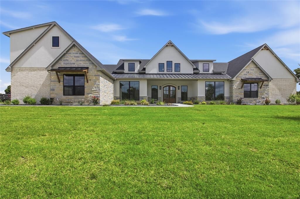 Property Photo: 6300 Big Elk Drive TX 76140