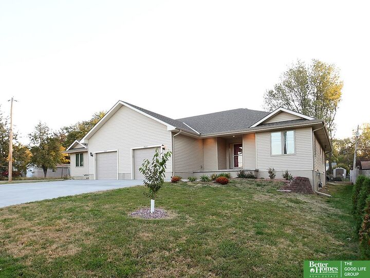 Property Photo:  7801-7803 S 30th Street  NE 68147 