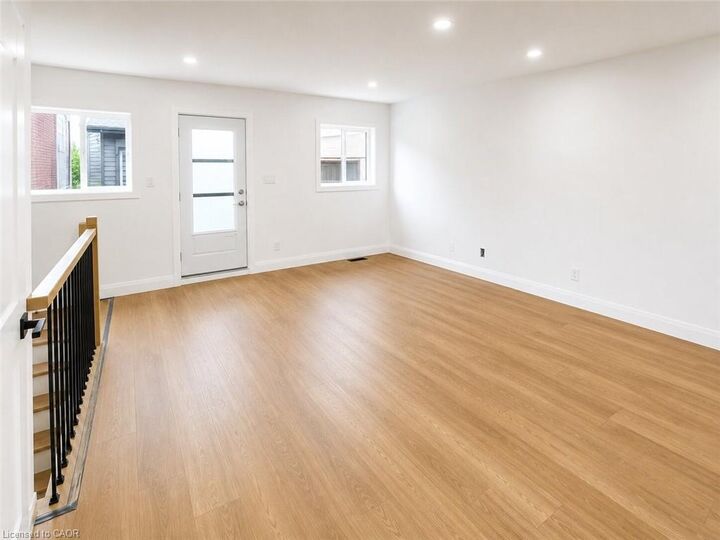 Property Photo:  17 White Avenue 1  ON M1C 1P1 