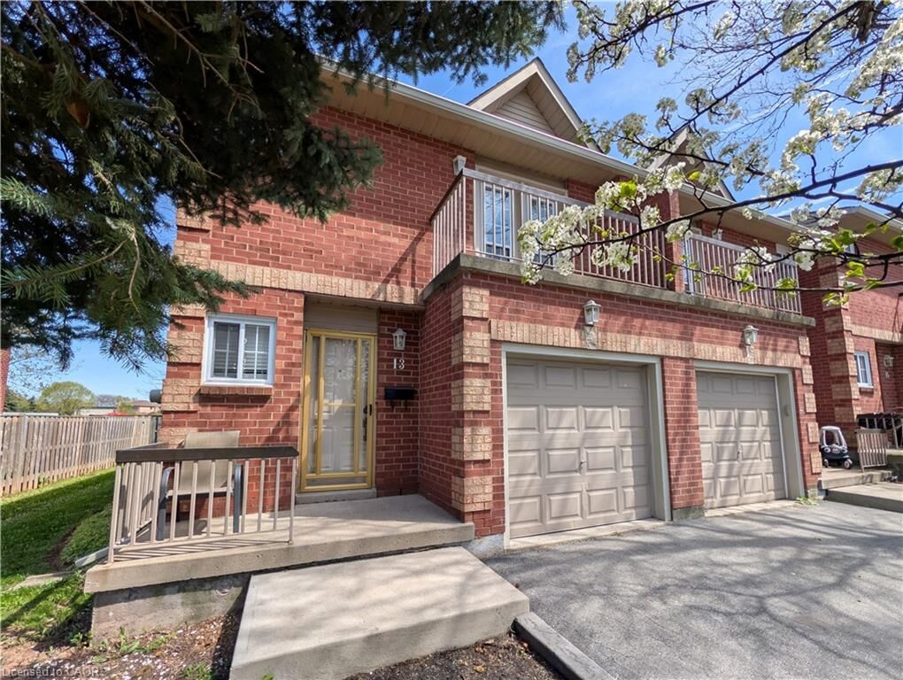 Property Photo:  34 Dynasty Avenue 13  ON L8G 5C7 