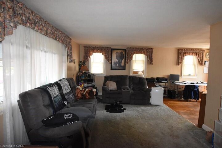 Property Photo: 21 Nelson Street ON N3Y 3E4
