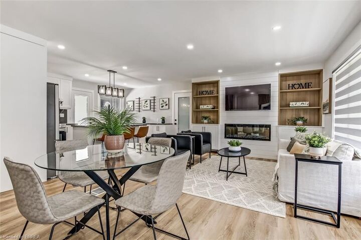 Property Photo: 22 Kensington Avenue ON N3R 3N7